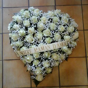 Coeur de roses blanches