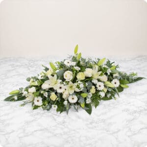 dessus de cerceuil blanc